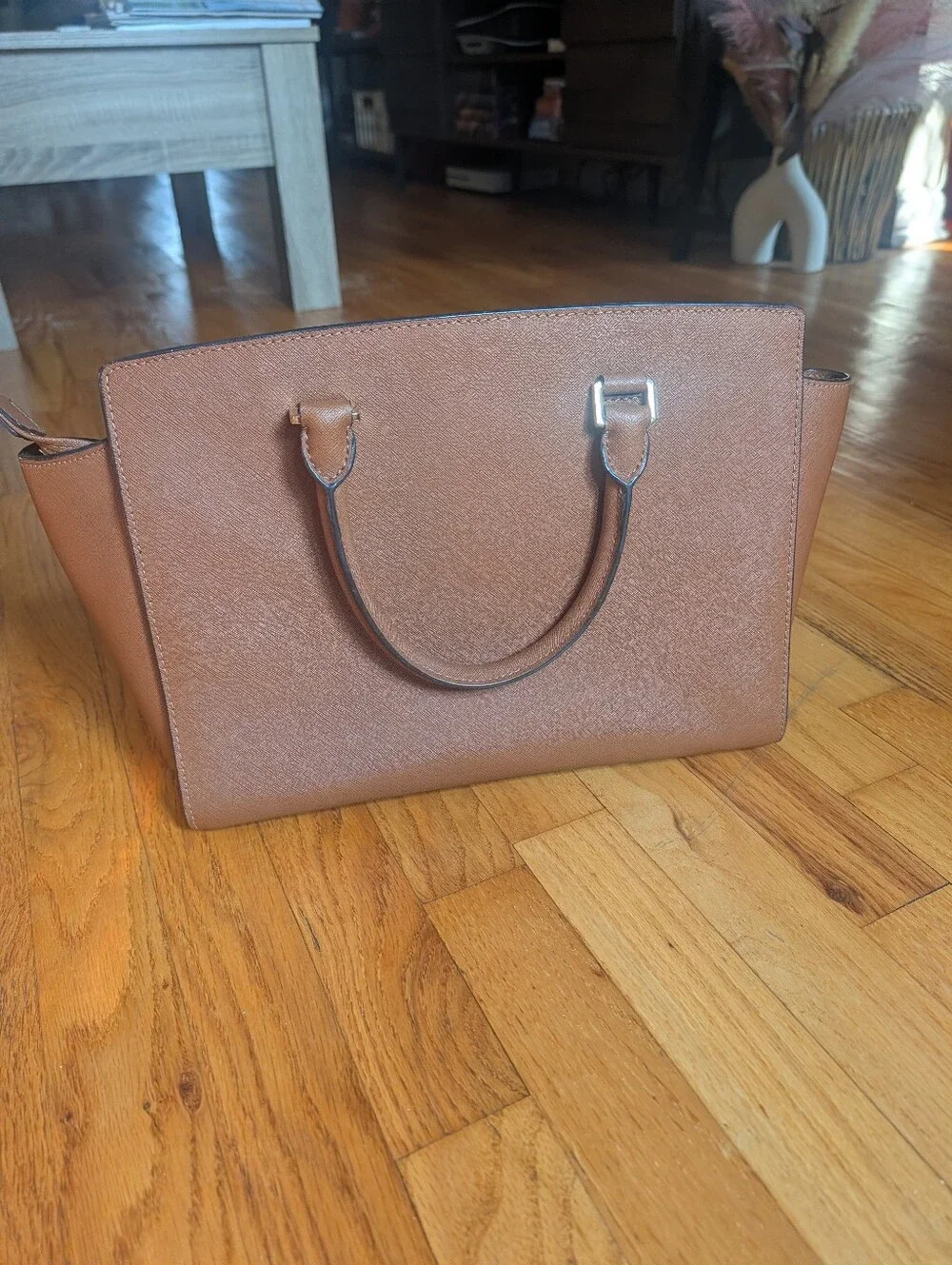 Michael Kors Brown Leather Purse And Pocketbook